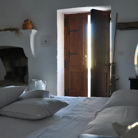Oda ve Kahvaltı Masseria Uccio 4*