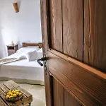 לינה וארוחת בוקר Masseria Uccio 4*