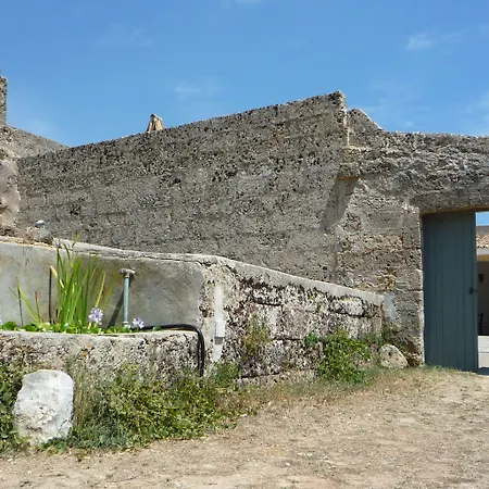 לינה וארוחת בוקר Masseria Uccio 4*