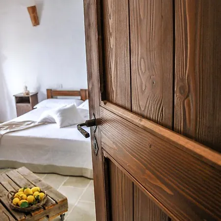 לינה וארוחת בוקר Masseria Uccio 4*