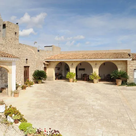 Bed & Breakfast Masseria Uccio 3*