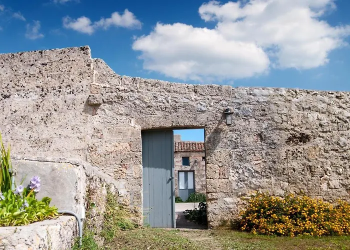 Masseria Uccio Bed & Breakfast 4*